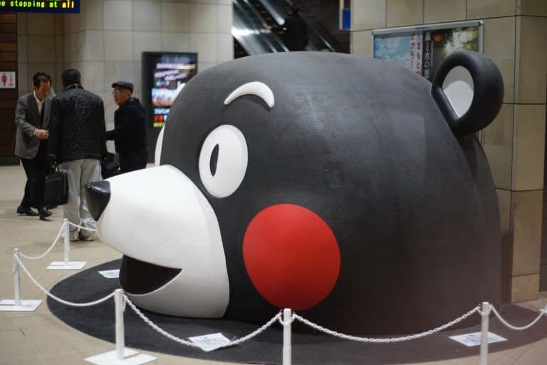 Hovedet af Kumamotos kendte bjørnemaskot Kumamon